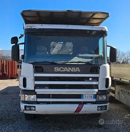 Autocarro Scania con gru