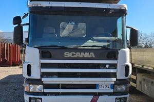 Autocarro Scania con gru