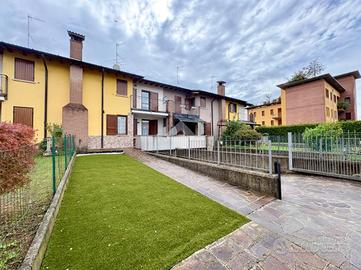 VILLA A SCHIERA A PONTEVICO