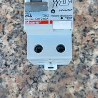 differenziale BTICINO GC723AC25 2 poli 30ma 2 mod.
