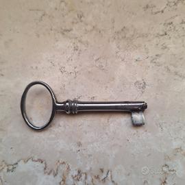 Piccola chiave d'epoca da collezione L.6 cm.