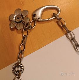 collana in metallo