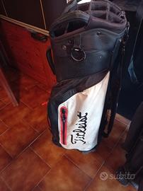 Sacche da golf con mazze