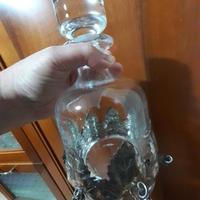 Bottiglia e bicchieri da liquore