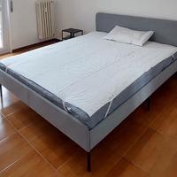 Letto matrimoniale con materasso