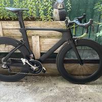 Bici corsa aero full carbon Dura-Ace Di2 11v