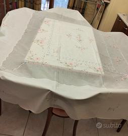 Copriletto matrimoniale ricamato