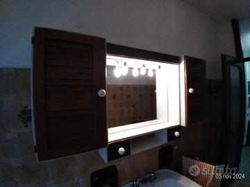 Specchiera Bagno e 2 armadietti.con cassettini