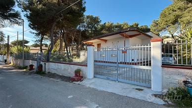 Villa e terreno a Chiatona in pineta