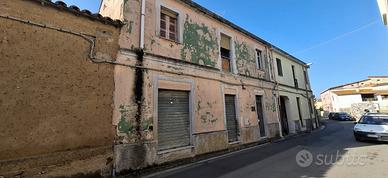 Indipendente da ristrutturare completamente