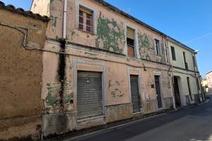 Indipendente da ristrutturare completamente