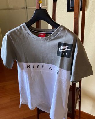 Maglietta Nike Air (taglia M, 10-12 anni)