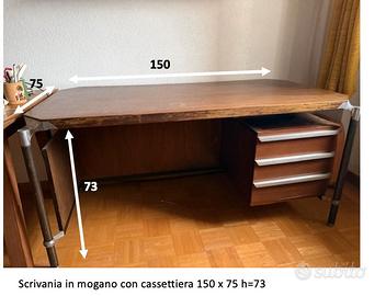 Scrivania vintage in mogano con cassetti