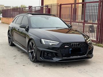 Audi RS 4 Avant 2.9 TFSI performance total black