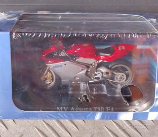 MV Augusta 750 F4 scala 1:24