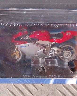 MV Augusta 750 F4 scala 1:24