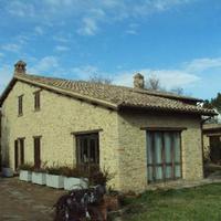 Abitazione con corte pertinenziale a Montefalco (P