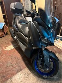 Yamaha XMAX 300