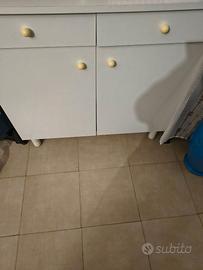 Mobili cucina e lavabo