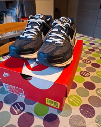 Nike Zoom Vomero 5SE TG 44EU
