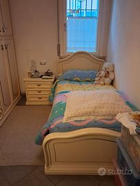 cameretta bambina in legno crema