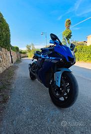 Yamaha r1 2021