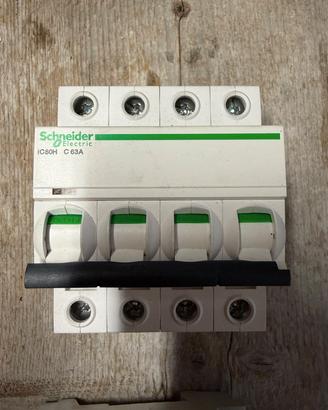 Materiale elettrico 