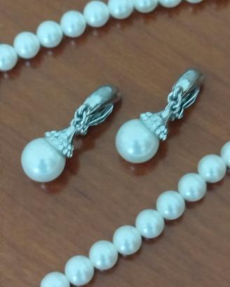 collana e orecchini in perle bianche 