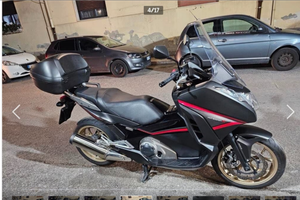 Honda integra 750
