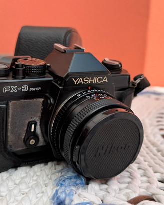 Macchina Fotografica Yashica FX-3 Super