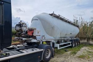 Semirimorchio cisterna cemento sfuso
