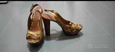 sandalo pitonato Schutz