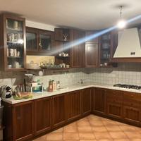 Cucina usata in legno massello