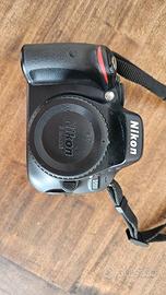 Macchina fotografica reflex Nikon D5100 e ottiche