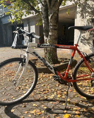Mountain Bike 26’’ -rossa e bianca- Shimano