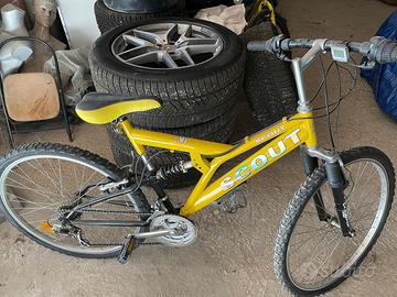 Bicicletta biammortizzata della di marca Scout