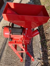 Mulino elettrico per cereali.