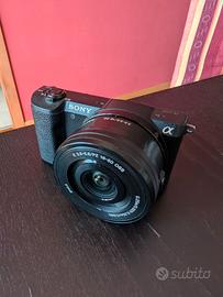 Fotocamera Sony alpha 5100 con memoria SD
