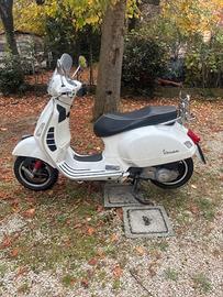 Piaggio Vespa 300 GTS - 2011