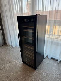 Wine fridge 1004582