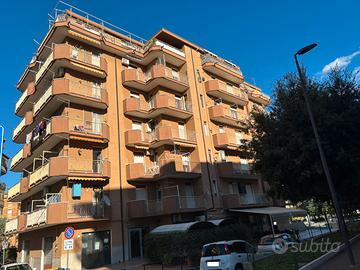 Attico in pieno centro con camino. Panoramico