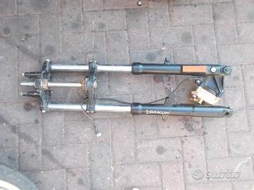 Drakon 05-07 forcella cerchio plastiche pinza