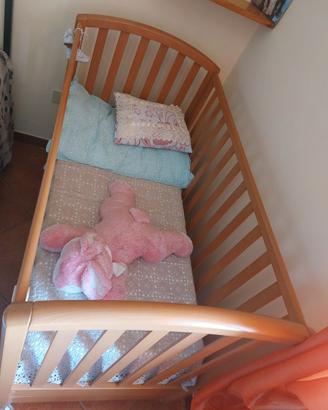 Lettino e materasso da bambino