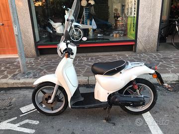 Aprilia Scarabeo 50 Bianco Anno 2004 (109)