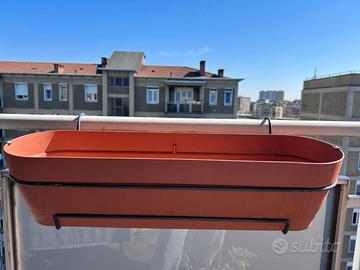 Fioriera da balcone Elho modello Vibia Campana T