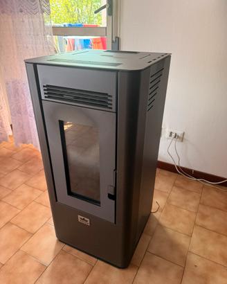 STUFA A PELLET ADLER- COME NUOVA