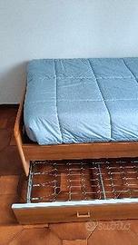 Letto con  rete estraibile