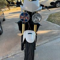 Triumph speed triple 1050