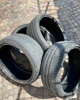 4 Gomme Pirelli PZero 225/35 19