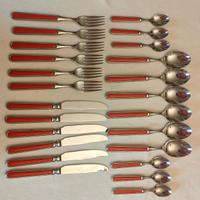 24 posate Pintinox con manico rosso